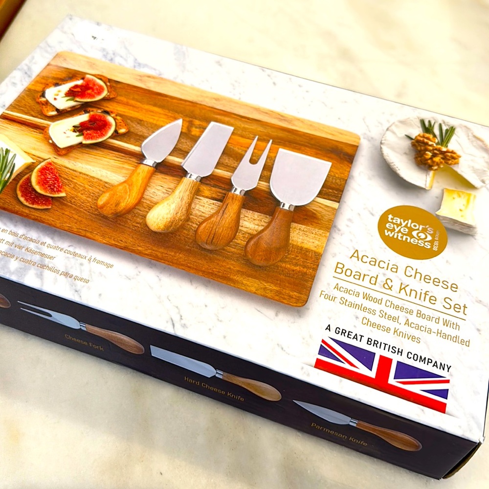 Great British Company Acacia Cheese Board and Knife Set NWOT